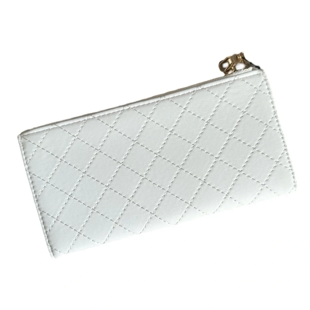 Badgley Mischka Long Cards Wallet NWT White & Gold Classic Quilted Design Slim